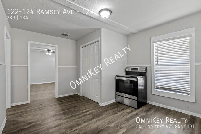 Building Photo - 122-124 Ramsey Ave-122