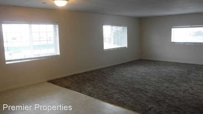 Building Photo - 1 br, 1 bath House - 1033 Chetco Ave # 8