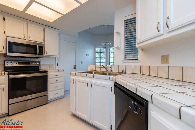 Foto del edificio - 427 Mountain Laurel Ct