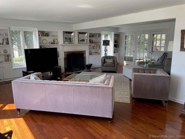 Building Photo - 86-85 5 Mile River Rd