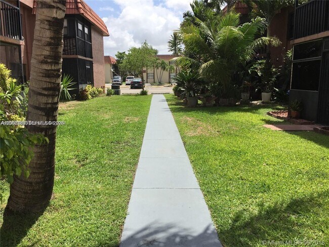 Foto del edificio - 6540 W 27th Ct