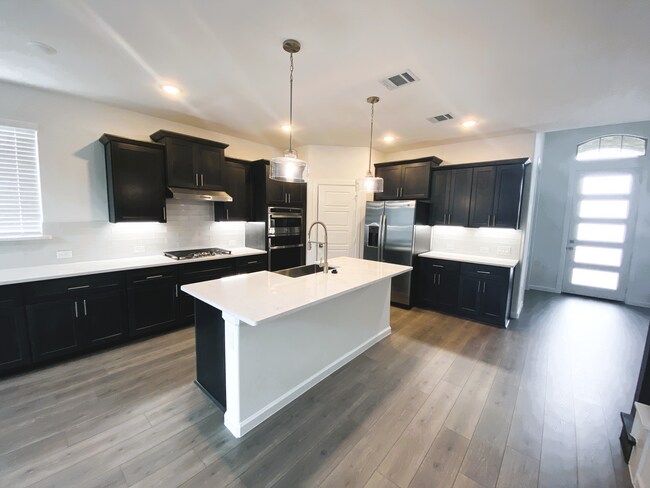 Bright Open Kitchen - 621 Hummingbird Dr