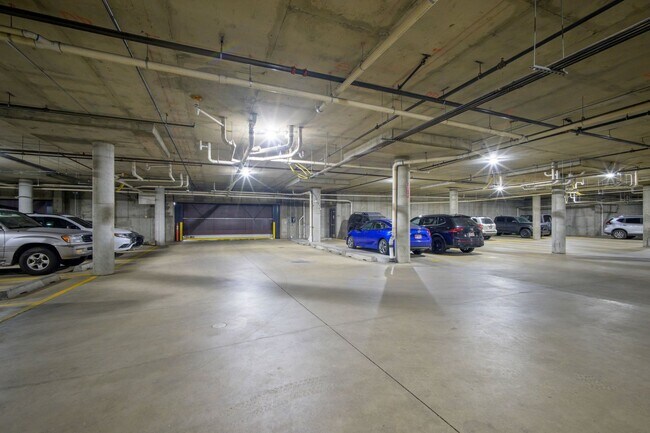 Foto del edificio - 2150 S Main St