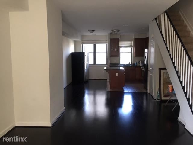 Building Photo - 4 br, 2.5 bath Townhome - 1702 N Calvert St
