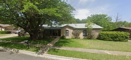 Building Photo - 504 Ridge St