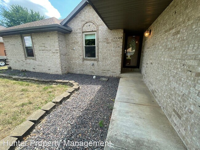 Building Photo - 3 br, 2 bath House - 512 E Ozark Jubilee Dr