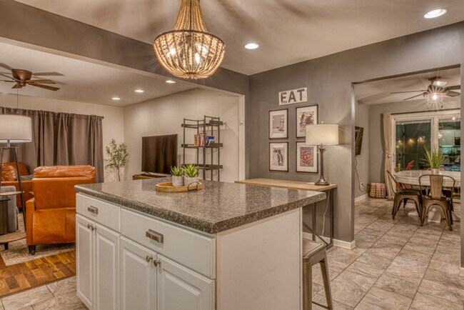 Foto del edificio - 6150 Juniper Ave