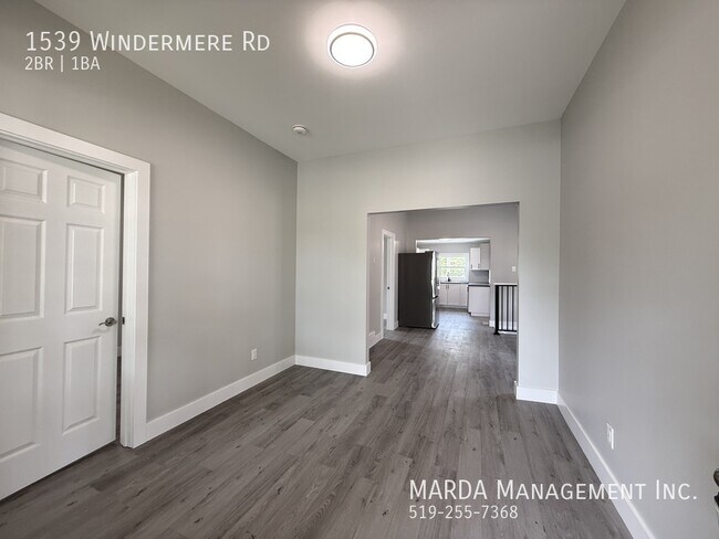 Photo du bâtiment - NEWLY RENOVATED 2 BED/1 BATH HOME - EAST WINDSOR + UTILITIES