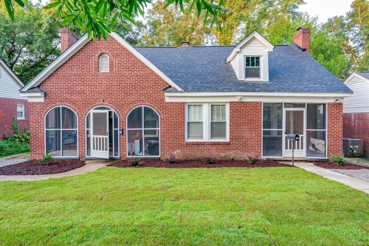 Foto principal - Pre-Leasing for the 26-27 School Year! - L...
