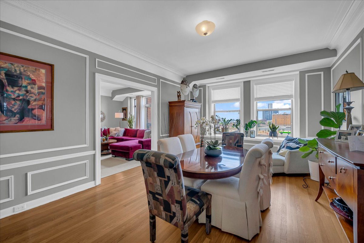 Foto principal - 2900 E Jefferson Ave