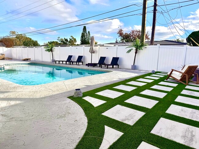 Foto del edificio - 2109 Academy Dr