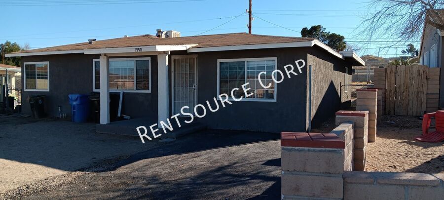 Foto principal - 3 Bedroom Home For Rent in Barstow