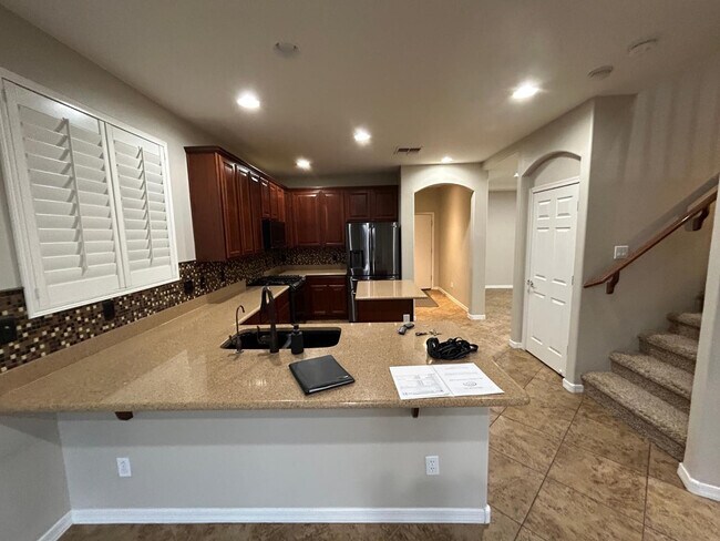 Building Photo - 5411 W Rowel Rd