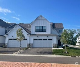 Building Photo - 6426 Hamilton Woods Blvd N