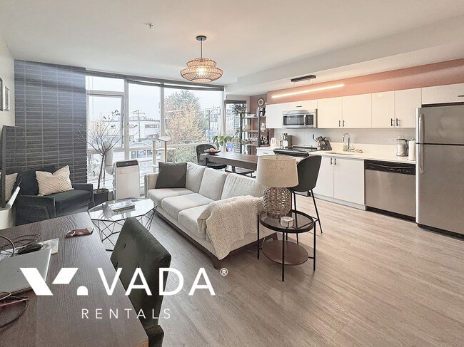 Photo du bâtiment - OnQue Furnished 1 Bedroom Apartment Rental...