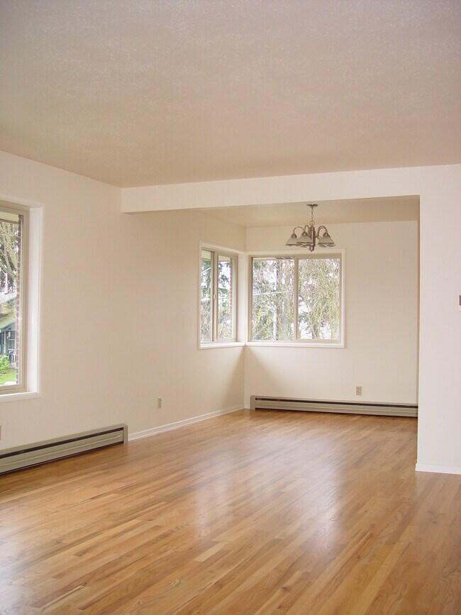 Comedor - 3310 Columbia St