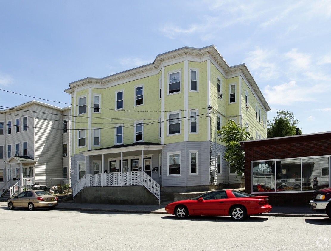 Building Photo - 727 Somerville St