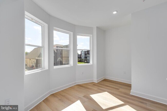 Foto del edificio - 1223 W Lehigh Ave