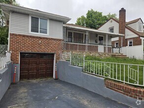 Building Photo - 163 Herbert Ave