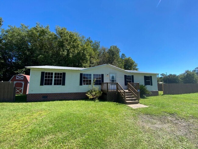 Building Photo - AVAILABLE SEPTEMBER (PET FRIENDLY)