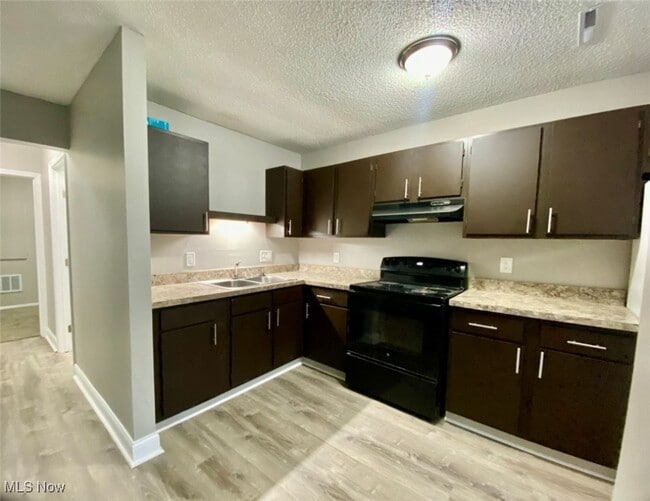 Foto del edificio - 2595 Terrace Ave