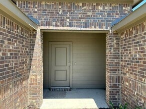Building Photo - 2811 Jasmine Dr