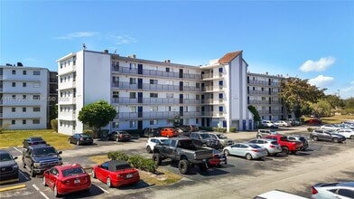 Building Photo - 8740 N Sherman Cir