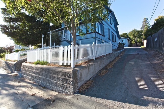 Building Photo - 204 Bodega Ave