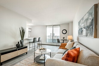 Building Photo - Corktown Crossing II