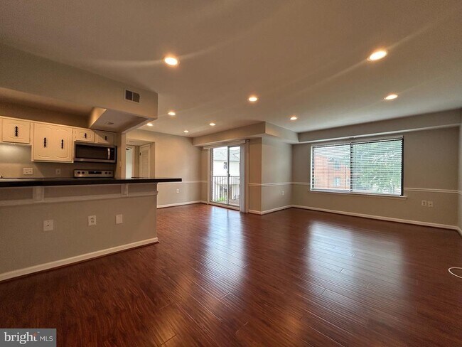 Foto del edificio - 125 Clubhouse Dr SW
