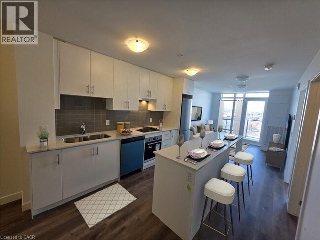 Building Photo - 461 Green Rd