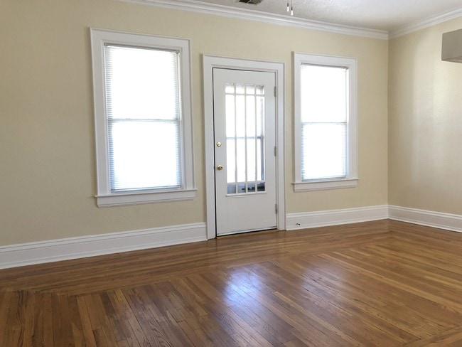 Building Photo - 1637 Quarrier St