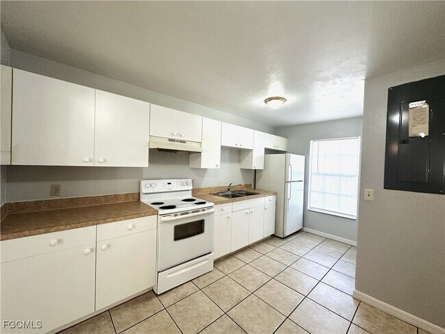 Foto del edificio - 3120 Economy St