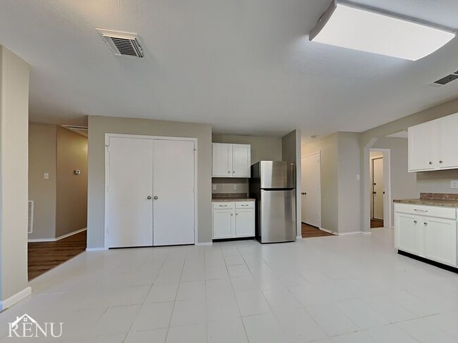 Foto del edificio - 10430 Ravenwood View Ln