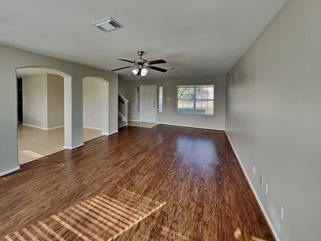 Foto del edificio - 3914 Ridge Canyon Rd