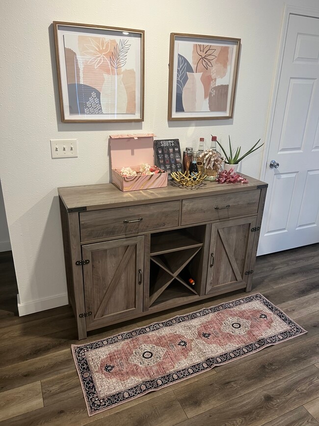 Building Photo - Westside Flats