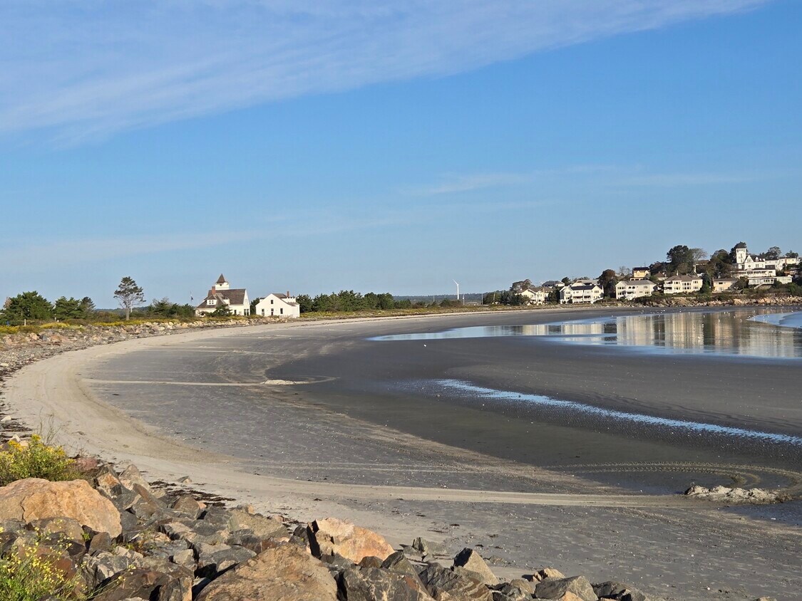 Foto principal - 155R Nahant Rd