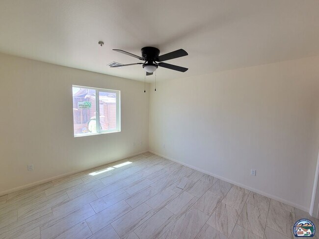 Foto del edificio - 933 Rockwood Ave
