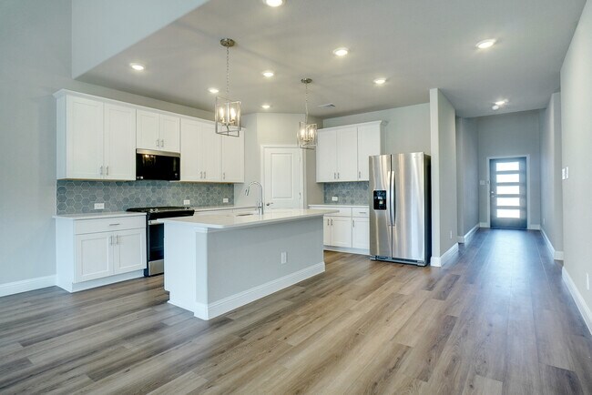 Foto del edificio - 5812 Marvel Dr