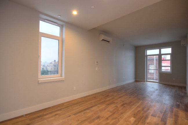 Building Photo - 1003 Greene Ave