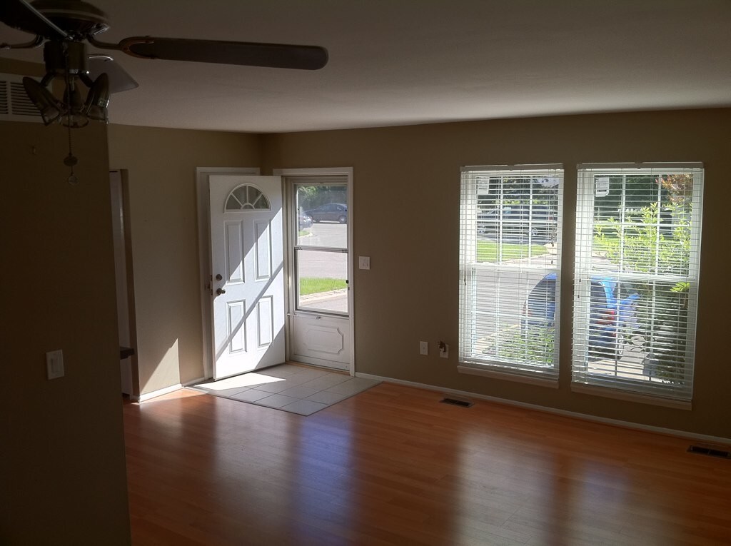 6821 New Providence Way Unit 8, Canton, MI 48187 Condo for Rent in