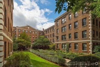Building Photo - 62 Queensberry St