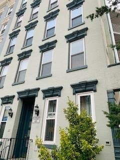 Primary Photo - 1103 Washington St