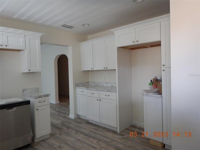 Foto del edificio - 518 NW 27th Ave