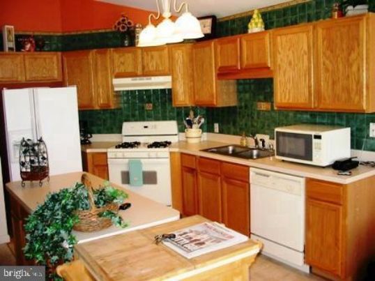 Building Photo - 1403 Bonnett Pl
