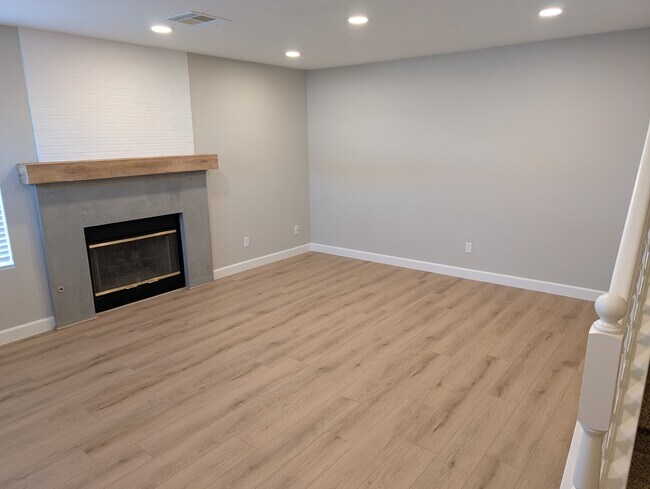 Sala de estar n.° 1 - 813 Radiant Star St