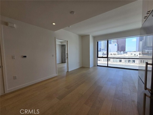 Building Photo - 400 S Broadway