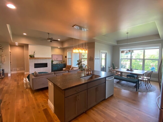 Foto del edificio - 3319 S 26th Ave