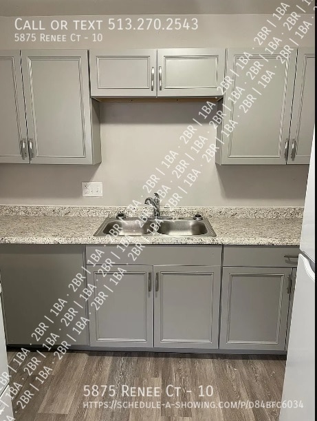 Foto del edificio - 5875 Renee Ct