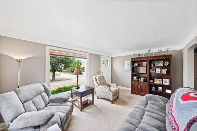 Foto del edificio - 3419 Grovewood Ave